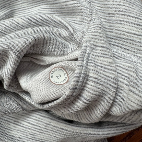 Lululemon Align Short High Rise 10” - Picture 8 of 9